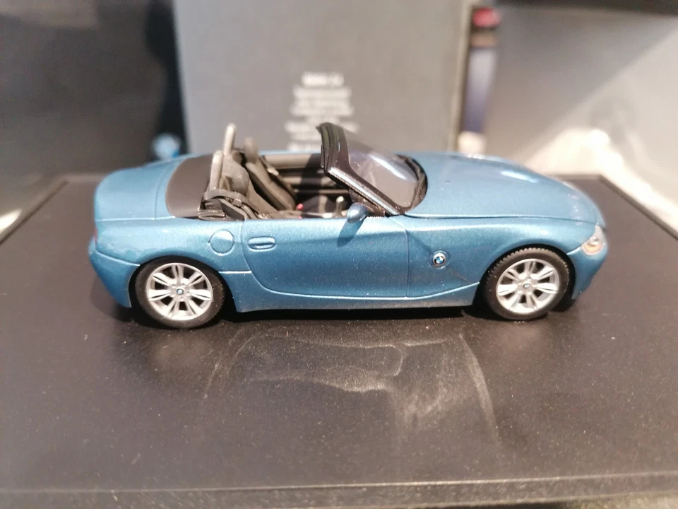 Minichamps 1/43 BMW Z4 Light blue metallic MINT with Box dealer edition - Immagine 4 di 4