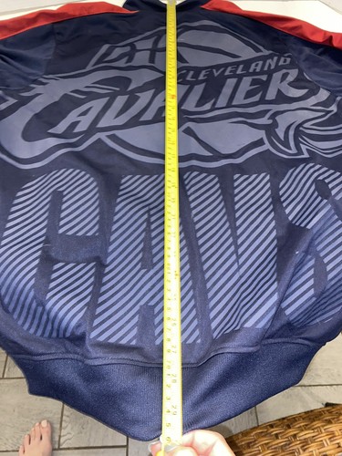 Cleveland Cavaliers Men's Size L Lightweight Track Jacket- Image On Back- LOOK!! - Picture 5 of 6