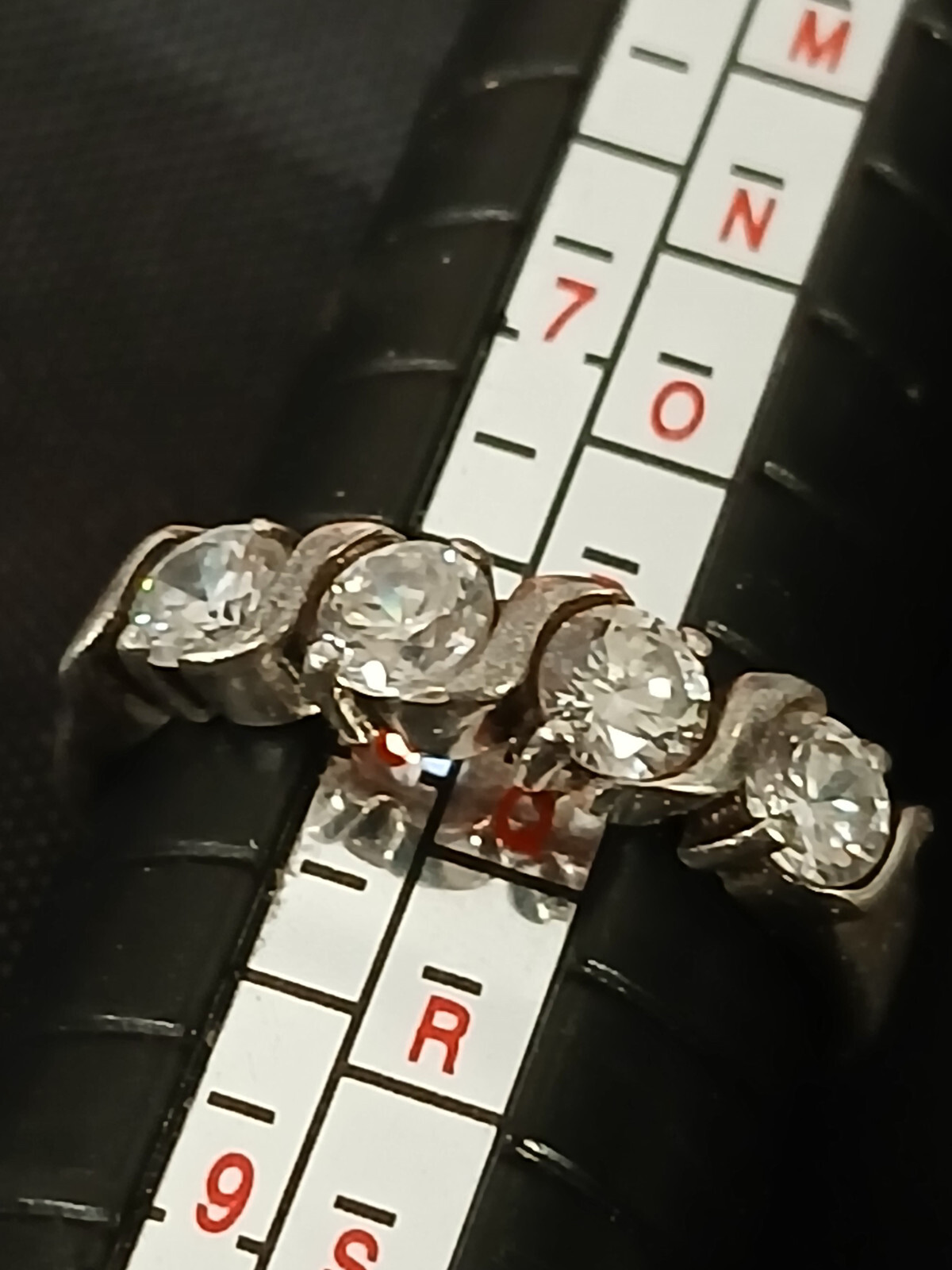 SETA 925 Solid Silver Ring With 4 Unkown Bright G… - image 2