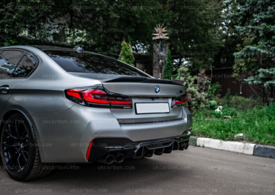 BMW M5 F90 Competition Carbonfaser Heck OEM M Performance Diffusor by UKCarbon