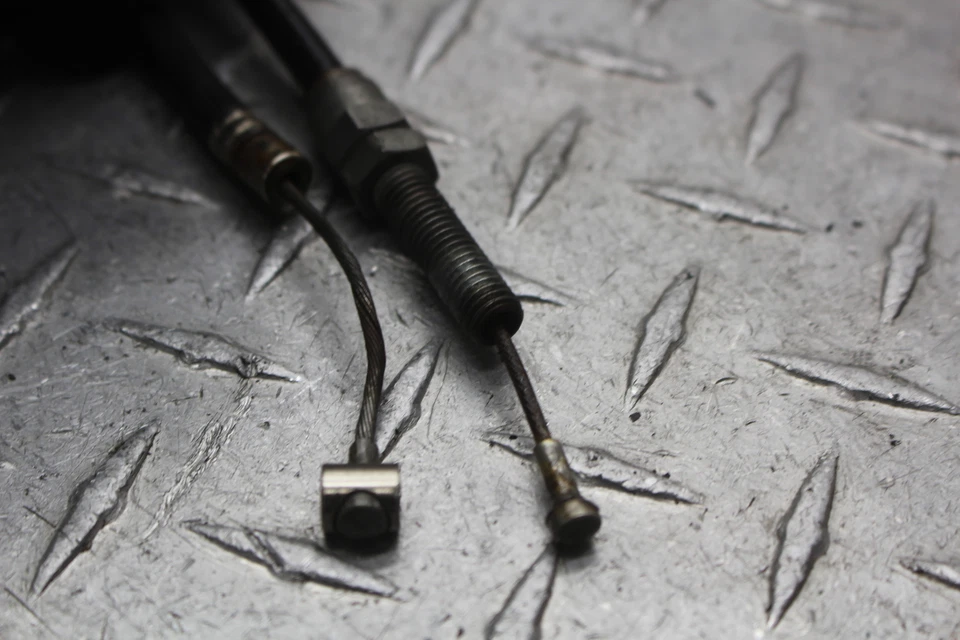 Yamaha IT250 1978 cable de embrague con freno/embrague percha y palancas y carcasa del acelerador Foto 3 de 4