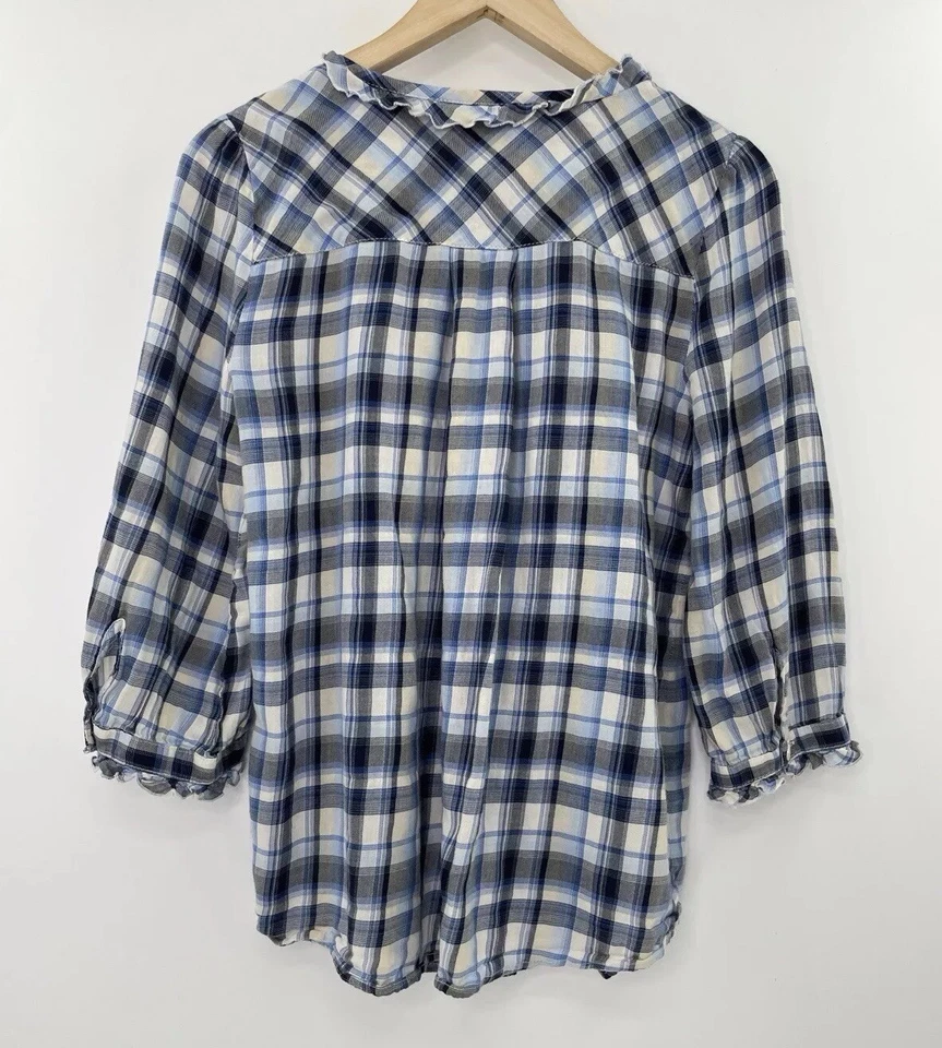 Blusa para mujer Juicy Couture azul estampado a cuadros manga 3/4 volantes con botones talla 4 Foto 2 de 4