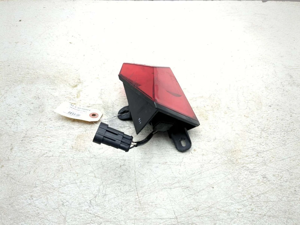 08-12 Can Am Spyder Roadster RS LUZ TRASERA DERECHA LUZ DE FRENO TRASERA LÁMPARA LENTE Foto 4 de 4