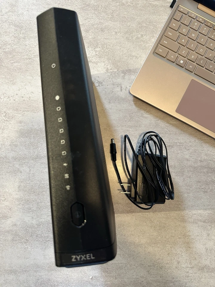 Zyxel EMG6726-B10A Dual-Band Wireless AC/N Gigabit Ethernet Gateway with Cord - Image 2 of 4