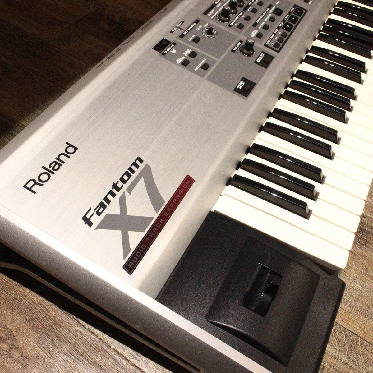 ROLAND Fantom X7 Keyboard Workstation Synthesizer Discontinued