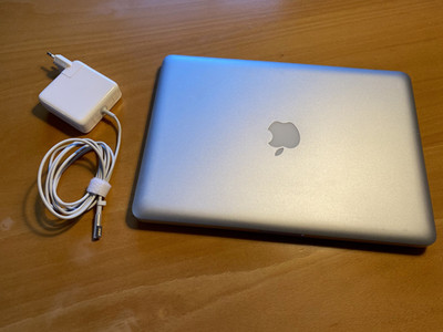 MacBook Pro 13'' (2011) A1278, 8GB RAM/500GB SSD Ubuntu 24.04 LTS installiert