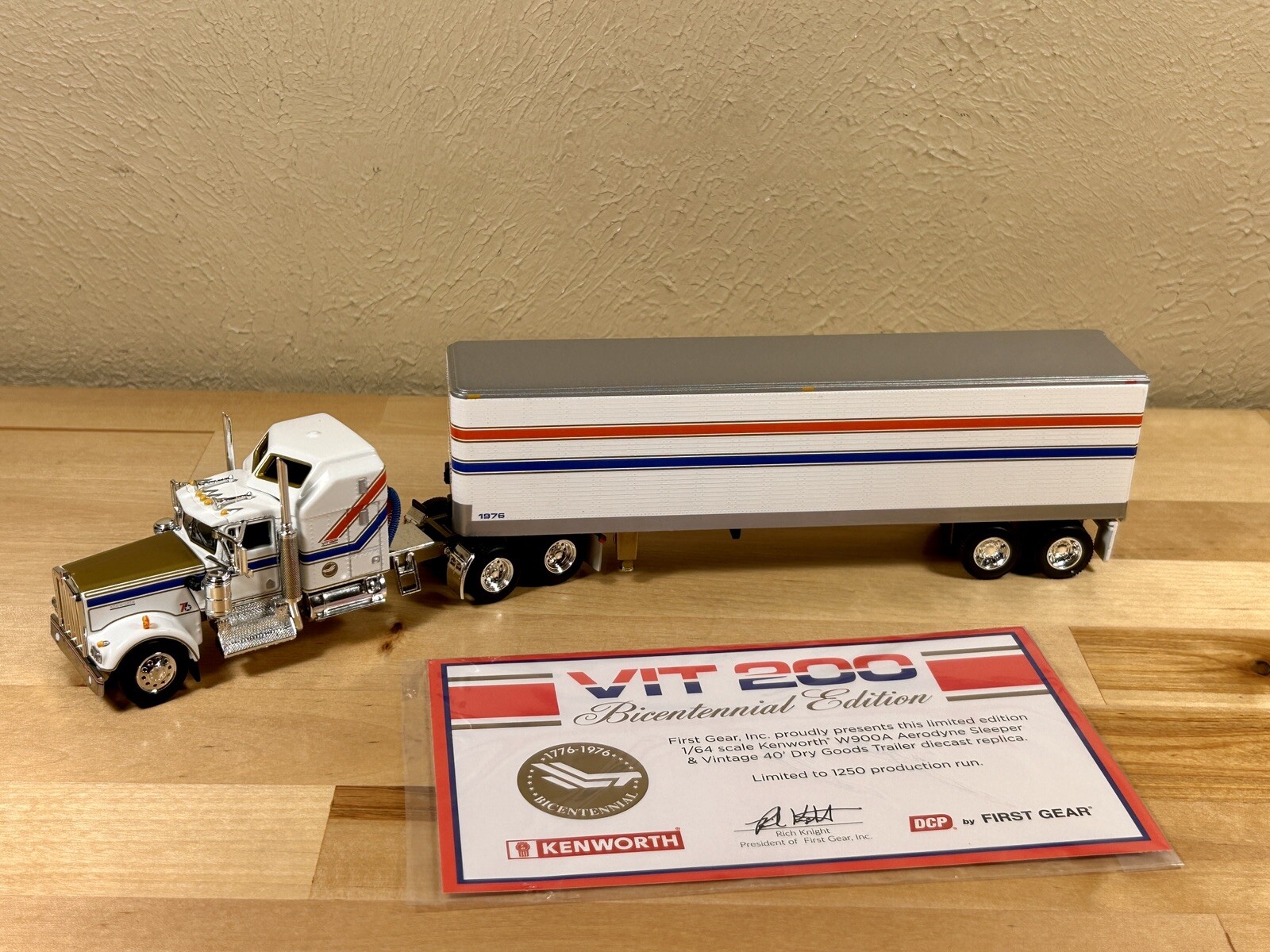 DCP 1/64 Kenworth W900A & K100 Aerodyne Vintage Style Trailer semi