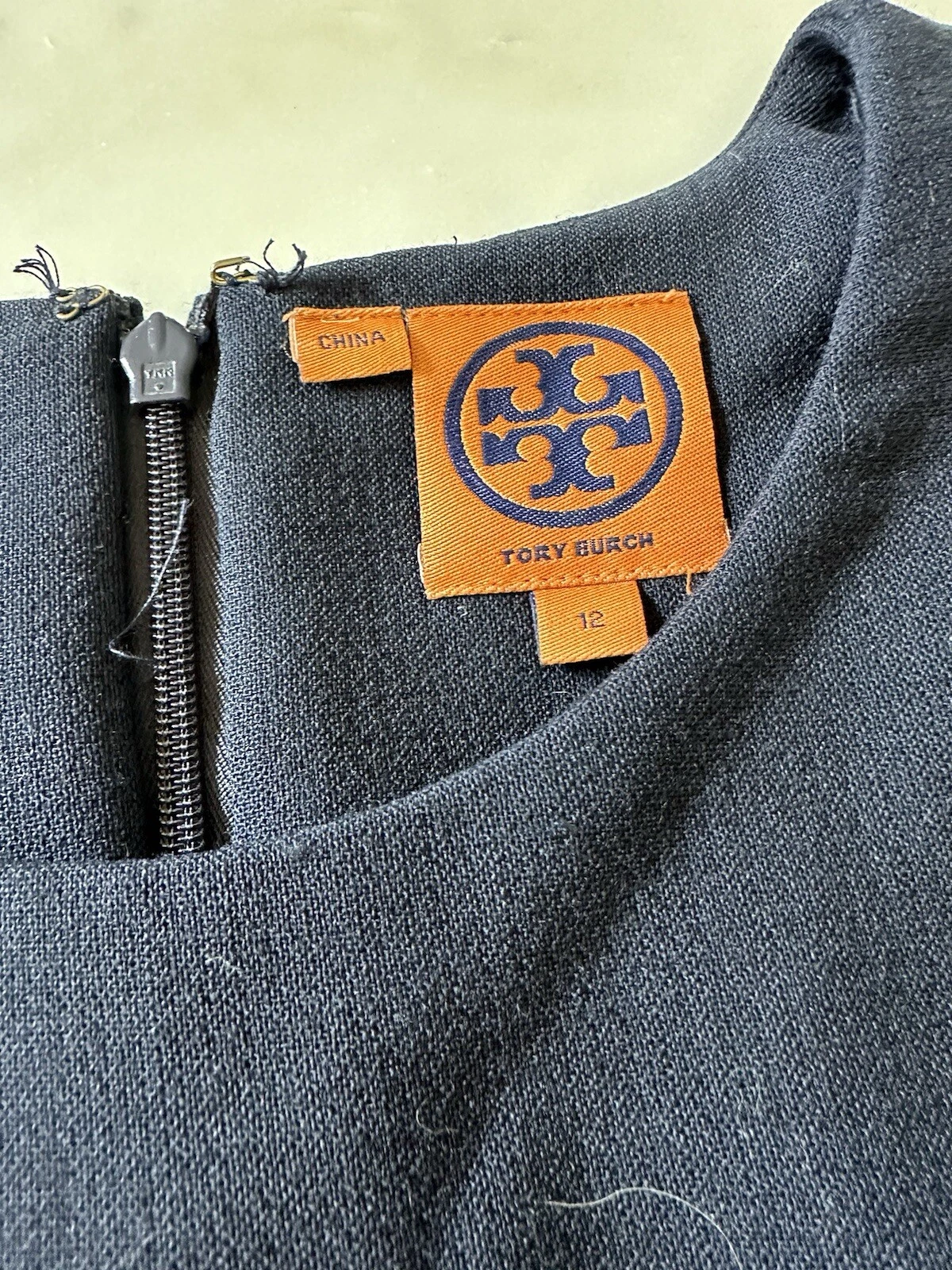 Abito a tubino Tory Burch blu navy taglia 12 bottoni oro
