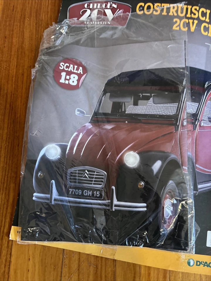 Citroen 2cv 1/8 model de Agostini  prima uscita con cofano - Immagine 3 di 4