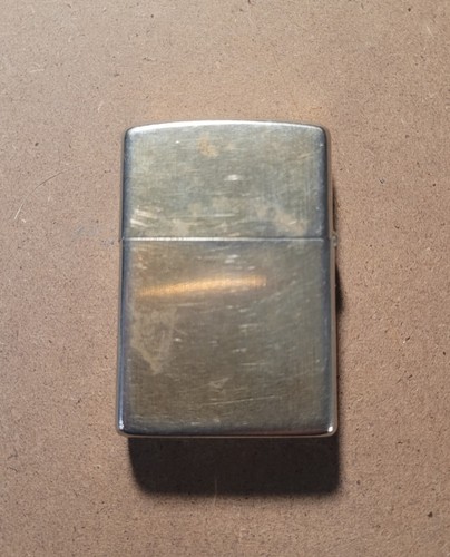 Vintage Pre-Owned Textured Gold 1976 Zippo Lighter - Picture 2 of 6