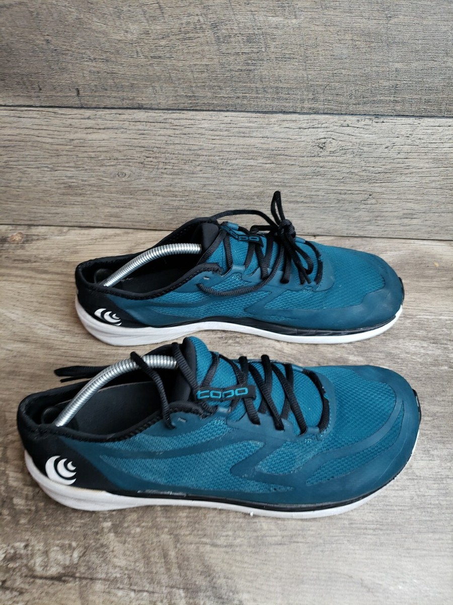 Topo Athletic Men display picture 3