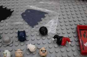 LEGO(6857)DC Comics: Dynamic Duo Funhouse Escape, Used, 100% Complete W/Manual