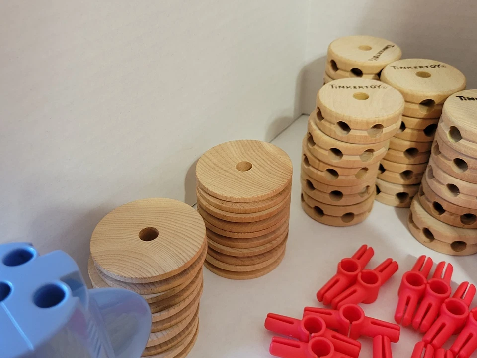 Vintage Wood CLASSIC TINKERTOY ULTRA CONSTRUCTION 250 Piece set - 247 Pieces - Image 3 of 4