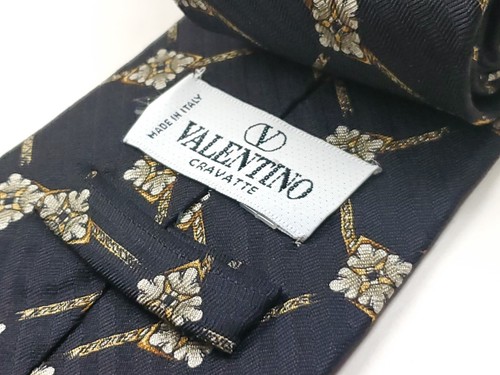 VALENTINO Vintage Handmade in ITALY 100% Silk Tie Men's Black Necktie NEW - Picture 3 of 3