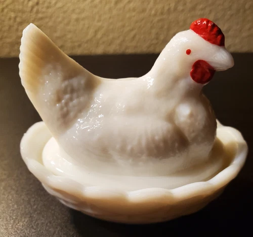Vintage Westmoreland Small White Milk Glass Hen Sitting on Nest Dish