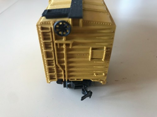 AHM # GBW 60 GREEN BAY WESTERN YELLOW BOX TRAIN CAR HO SCALE WITH DOOR - Picture 4 of 6