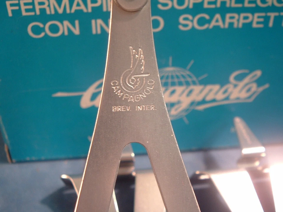 Clips de puntera Campagnolo SL plateados de aleación media para carretera/MTB NUEVOS/NOS -como nuevos-raros-NUEVOS EN CAJA Foto 2 de 4