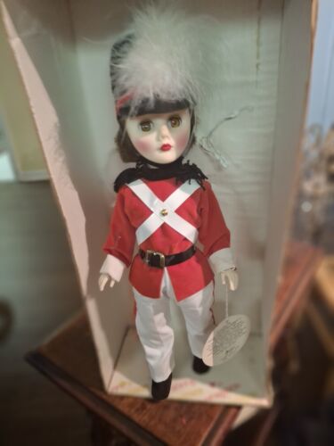 Effanbee "Parade Of the Wooden Soldiers" Female British SOLDIER DOLL, NIB, Tags - Picture 2 of 14