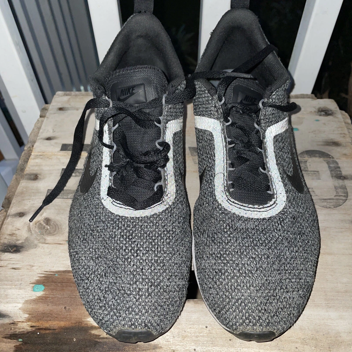 Nike lunarestoa hotsell 2 grey