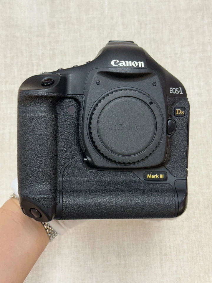 Canon EOS 1Ds Mark III 21.1 MP Digital DSLR Body English Language-95%NEW - Image 3 of 4