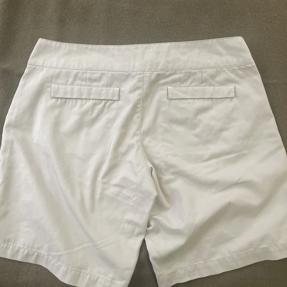 Shorts Oakley feminino tamanho 10 golfe chino atlético bronzeado cinto cáqui esportes - Imagem 4 de 4