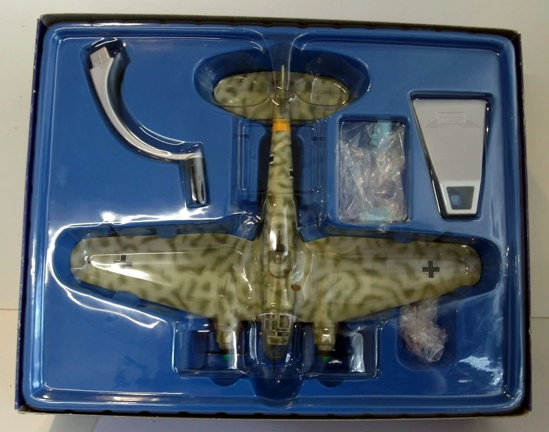 Corgi 1/72 Scale Diecast AA33702 Heinkel HE111 H-6 Gefechtsverband Finland 1944 - Image 3 of 3