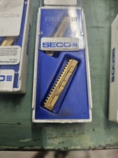SECO - 396.194003.0N12UN F30M Carbide Thread Mill Inserts 12 TPI QTY:2 BRAND NEW