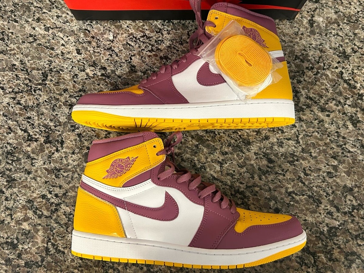 AIR JORDAN 1 RETRO HIGH OG University Gold Light Bordeaux-White SPB-SAL (339278) AIR JORDAN 1 RETRO HIGH OG University Gold Light Bordeaux  main image 4