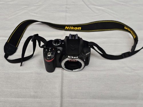 Corpo fotocamera digitale Nikon D3200 COSÌ COM'È PER RICAMBI