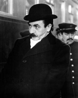 Murder on the Orient Express 1974 Albert Finney investigates Poirot 24x36 poster