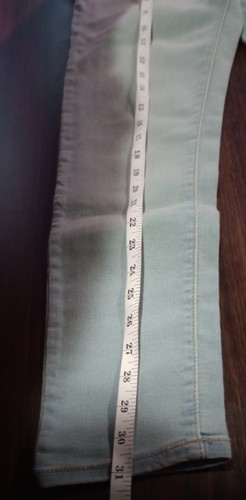 NWOT Girls Levi's Pull On Leggings Light Wash Regular 10 Stretch Pockets... - Picture 8 of 10