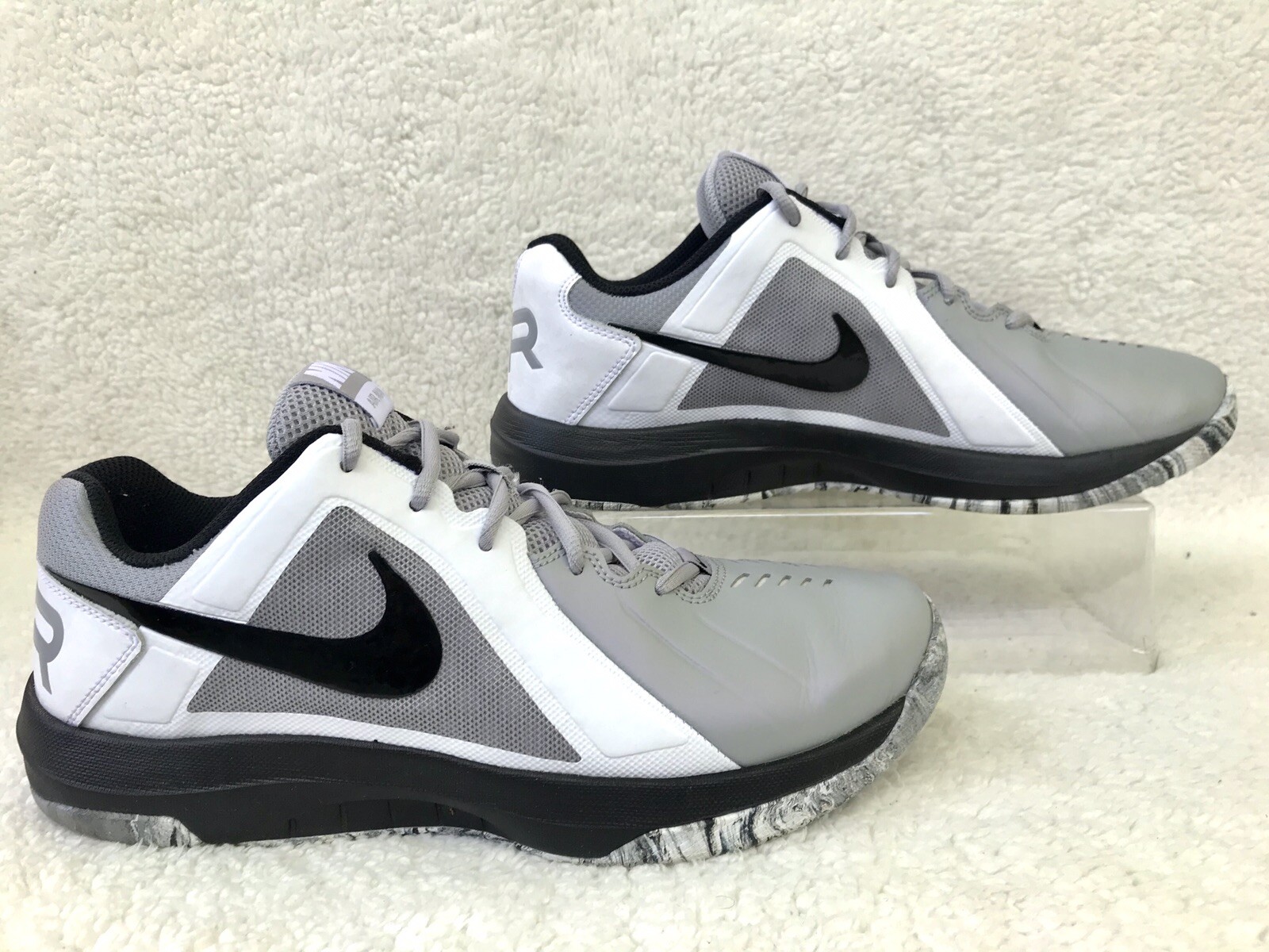 nike men's low top basketball shoes