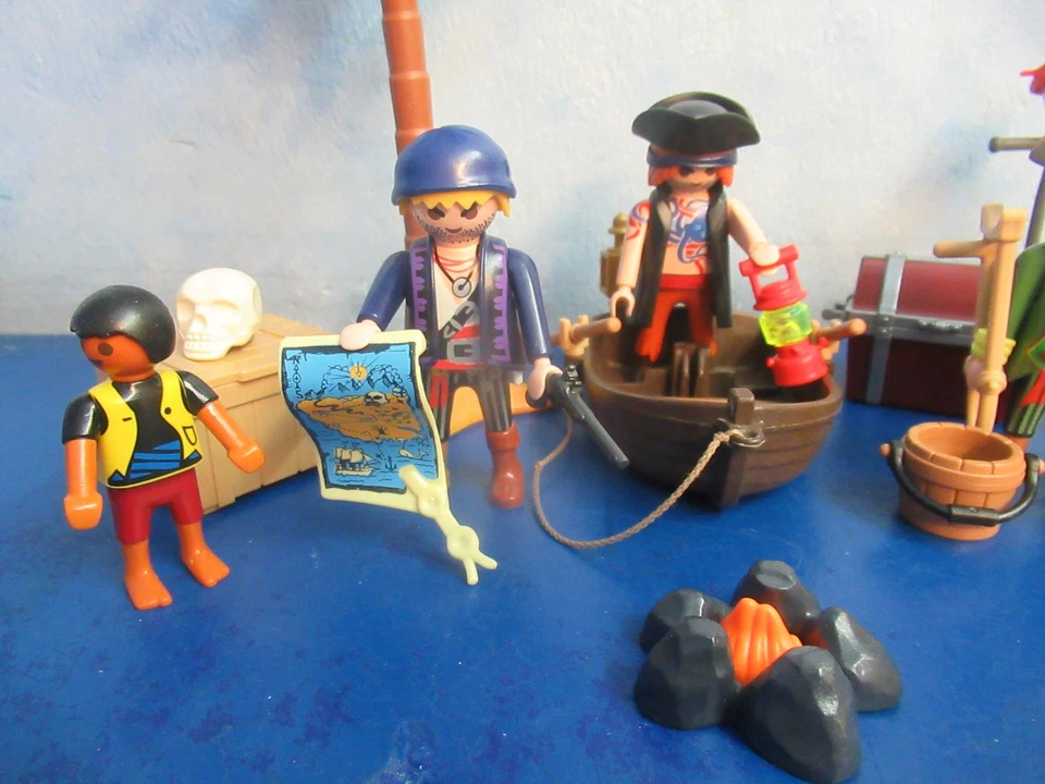 Excellent Pirate Figures 2x Chest Boat Palm Tree 5135 6678 Pirate Ship Playmobil 8732 - Image 2 of 4