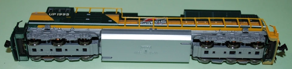 Kato 176-8407-DCC EMD UP Heritage (C&NW) #1995 SD70AC - Image 4 of 4
