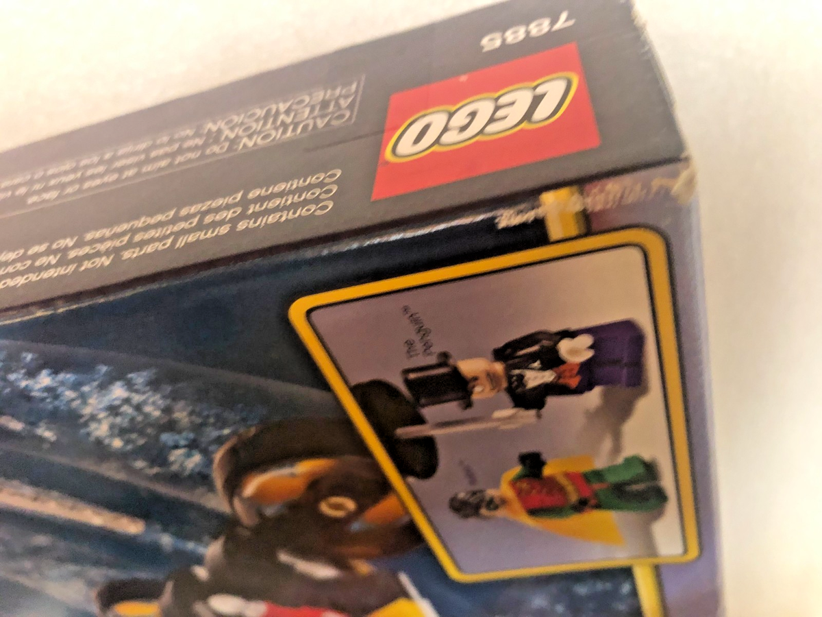 7885 ROBIN'S SCUBA JET: ATTACK OF THE PENGUIN batman lego set