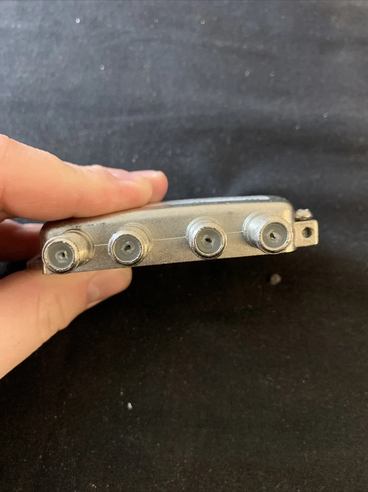 Perfect Vision SAM3402 3 X 4 multi-Switch 40-2150 MHz - Image 4 of 4