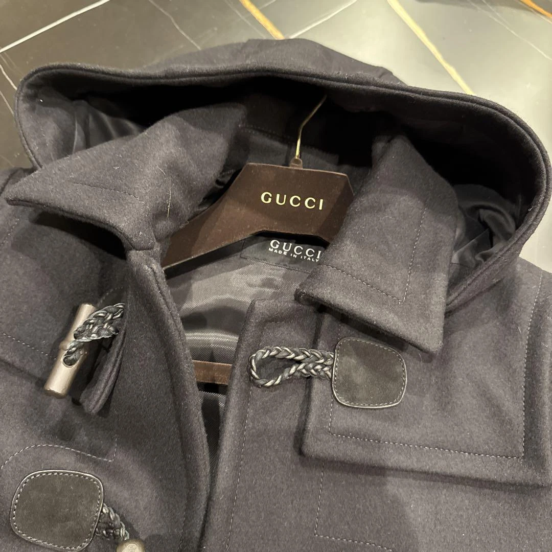 Gucci cappotto nero con cappuccio