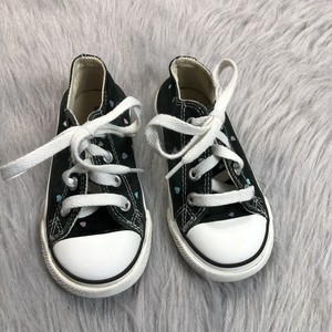 converse black with heart