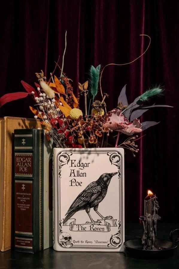 The Raven Book Vase
Opens in a new window or tab