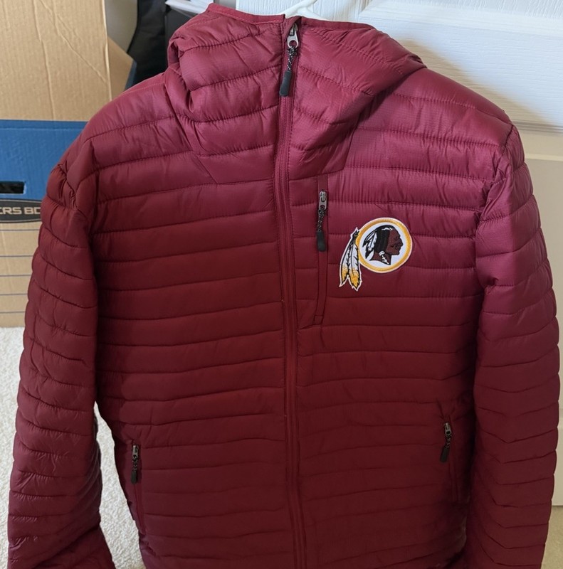 Team NFL Washington Redskins Full Zip Hooded Puffer Windbreaker Jacket Large NWT