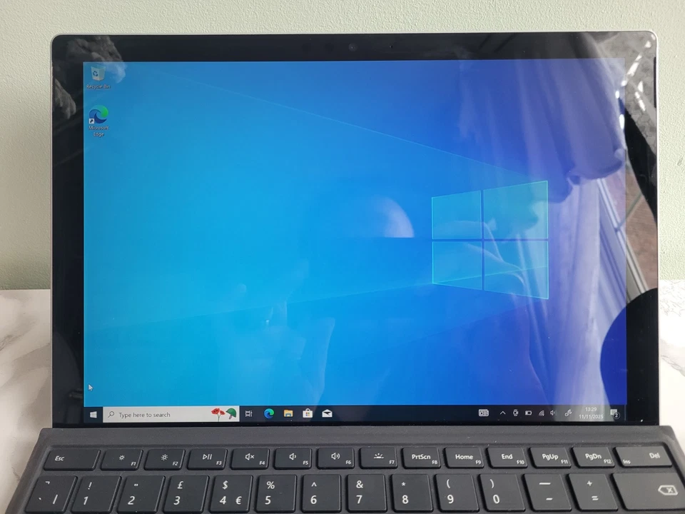 Microsoft Surface Pro 1807 Core i5 8GB RAM 128GB SSD Windows 10 Pro Tablet - Image 3 of 4