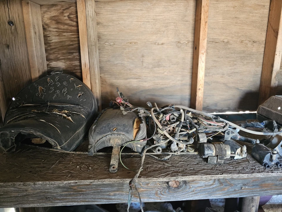 98-04 KAWASAKI VULCAN 1500 PIEZAS CLÁSICAS Y HERRAJES TUERCAS PERNOS Foto 3 de 4