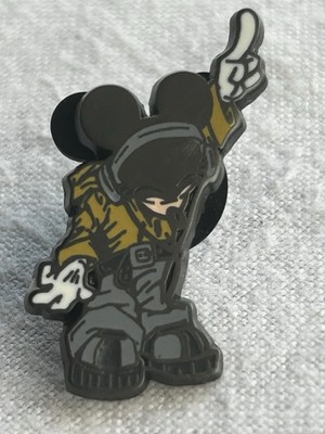 Disney Authentic Trading Pin Young Mickie Rapper Rare Hard To Find (3F)