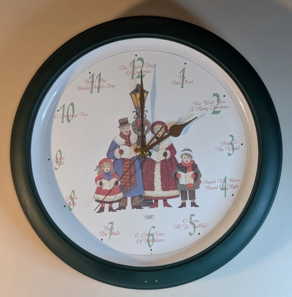Relógio de parede musical de Natal - 12 músicas design Carolers moldura verde - 13” FUNCIONA - Imagem 2 de 4