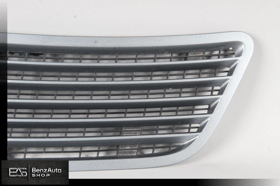 07-14 Mercedes W221 S63 AMG capó izquierdo del lado del conductor rejilla OEM Foto 4 de 4