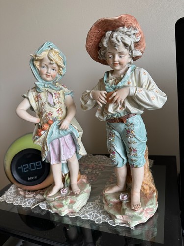 PAIR ANTIQUE ITALIAN CAPODIMONTE HEAVY BISQUE FIGURES OF KIDS COLLECTING BERRIES - Picture 3 of 16