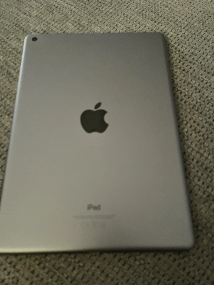 Ipad 6 Generation 128gb wifi - Bild 2 von 4