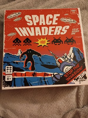 Buffalo Games Boardgame Space Invaders Box VG+/Mint