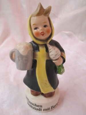 Vintage 1970 Goebel Hummel Girl Munchen Weltstadt mit Herz