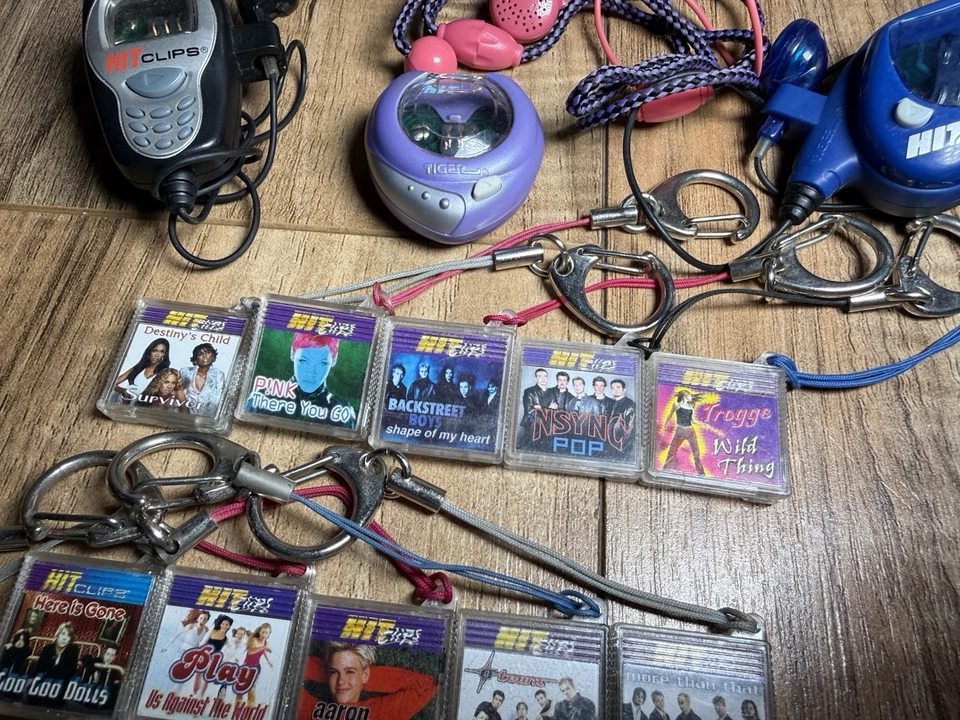 Vtg Y2K HIT CLIPS Boom Box 3 Players & 10 Music clips Cartridges *UNTESTED AS IS - Image 3 of 4